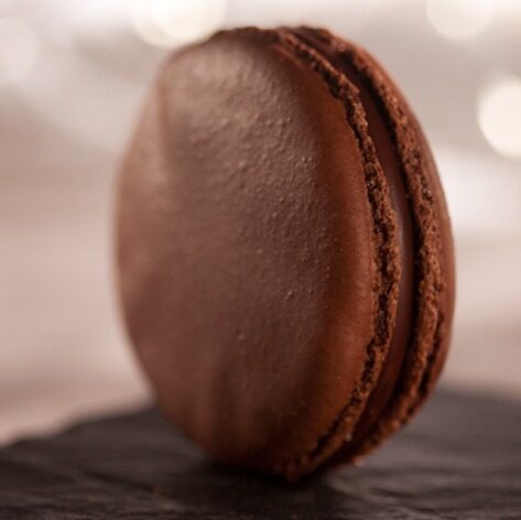 GROS MACARON CHOCOLAT