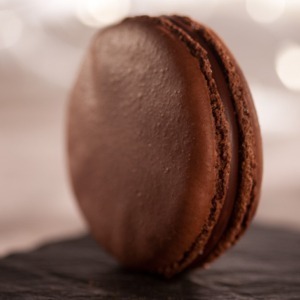 GROS MACARON CHOCOLAT
